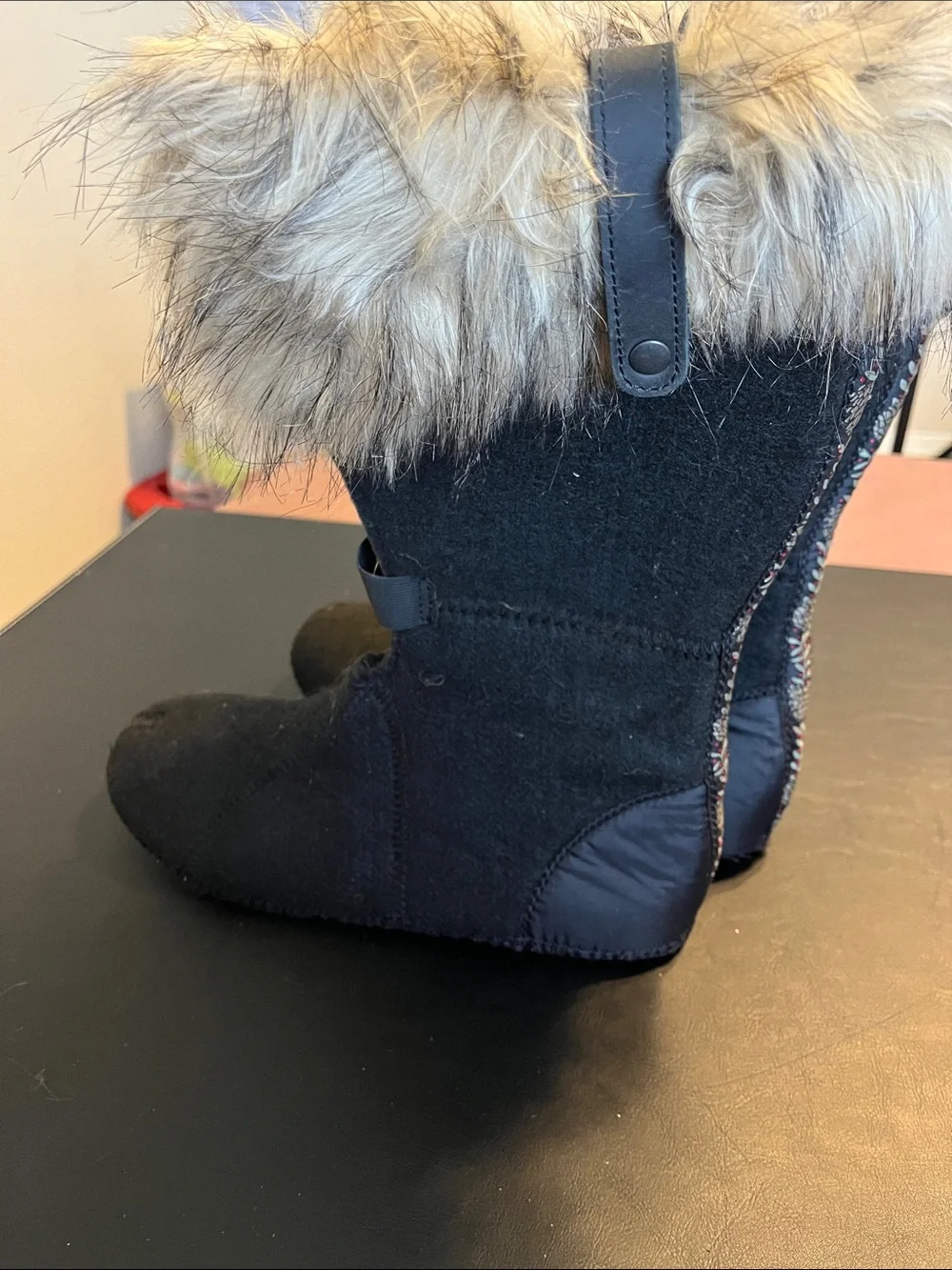 Sorel Black Women's Winter Boots with Faux Fur Trim